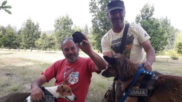 Trufas del Mallín Ahogado: Jorge, Adrián, Catalina y Umma. Las caras de un emprendimiento único.  Foto gentileza. 