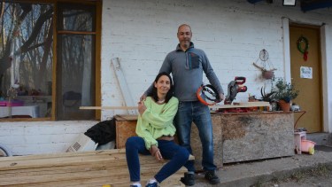 Sostenerse en la crisis: Julia contó con el apoyo de Alejandro y sus seres queridos para salir adelante. Foto: Andrés Maripe. 