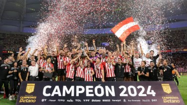 Estudiantes se hizo eco de la elección del nuevo Papa.