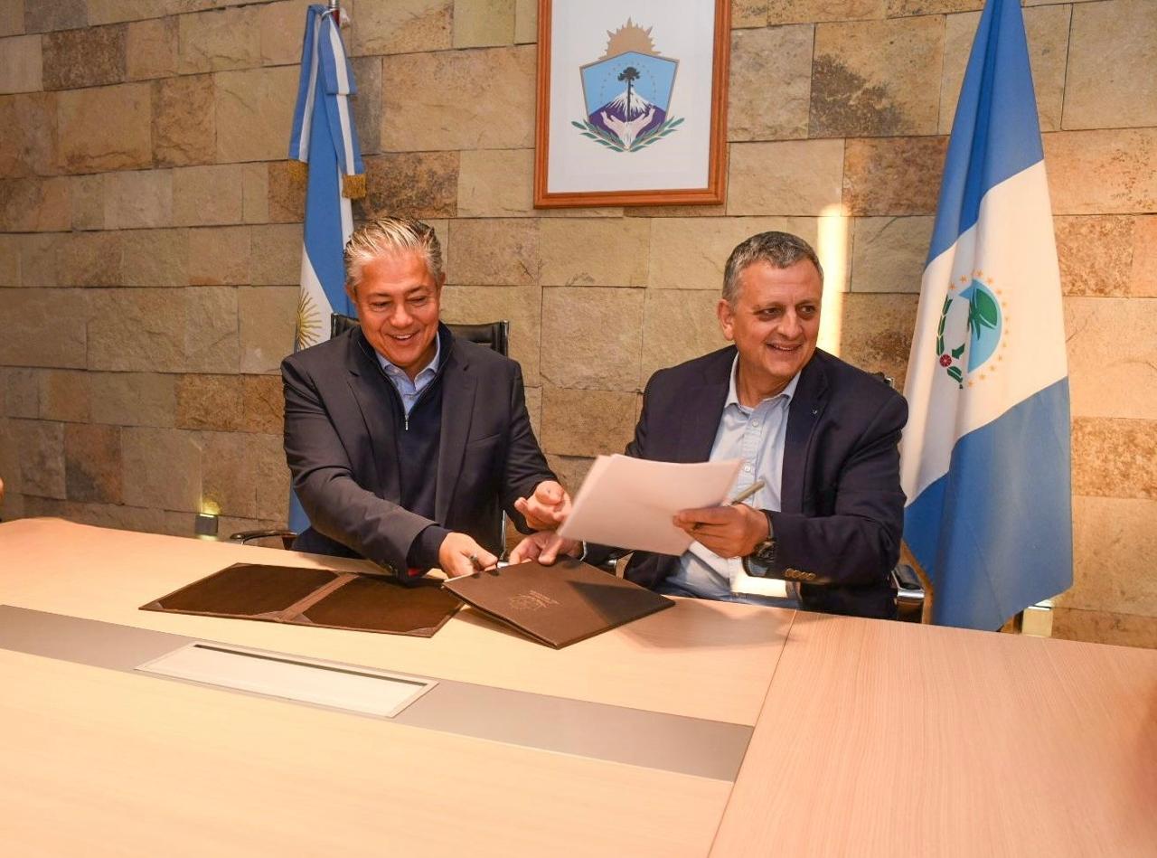 Becas en Neuquén: YPF extiende por tres años su aporte al programa Gregorio Álvarez