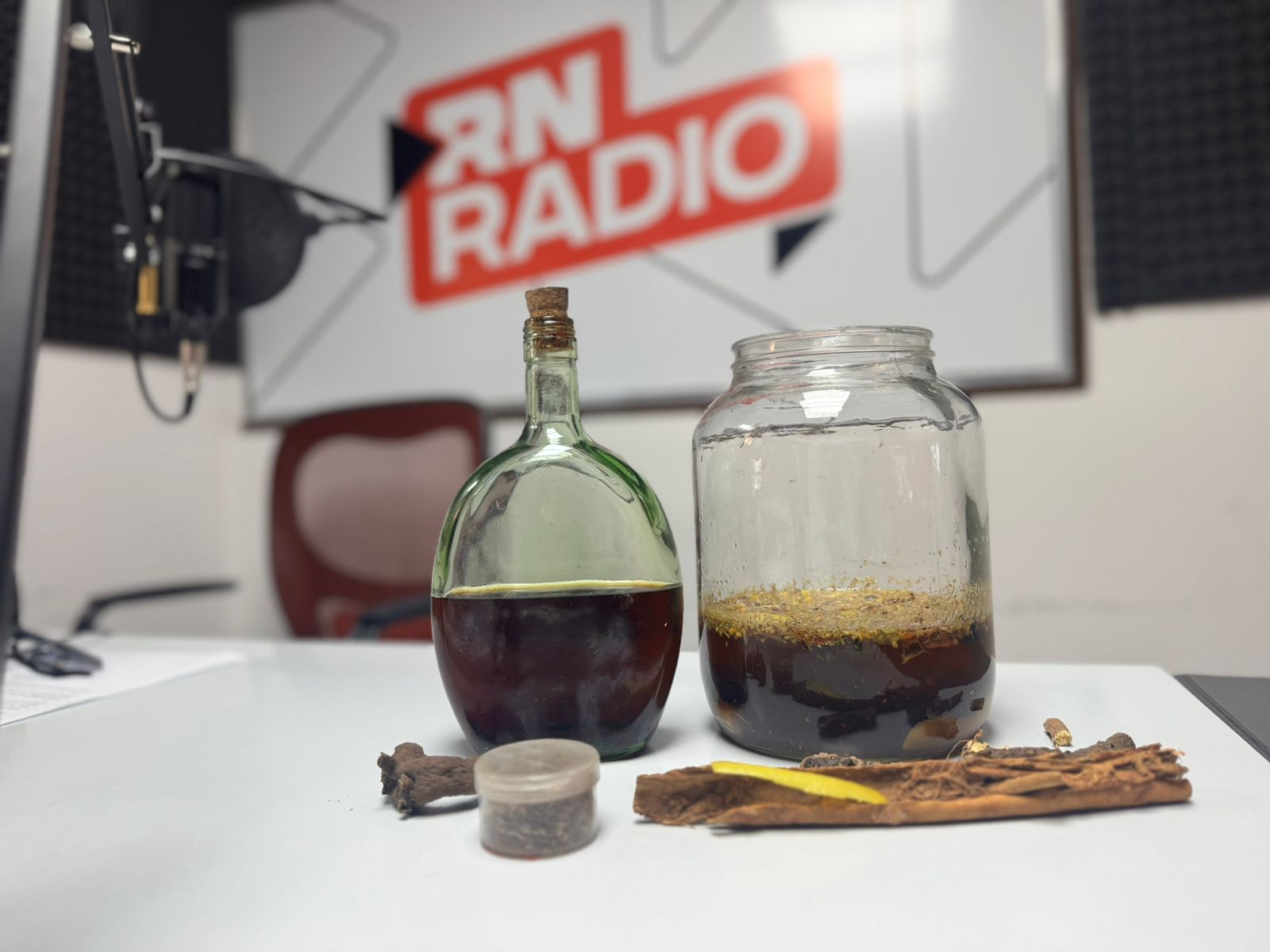 Cómo hacer un vermouth casero: 100% natural para disfrutar de tus propios cocktails