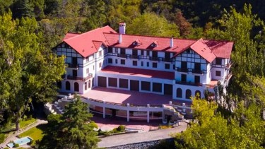 Mapa | Dónde queda el histórico hotel de lujo en la cordillera de los Andes que hoy es una reserva natural