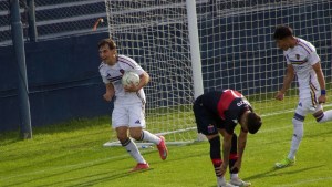 Con un gol del cipoleño Valentino Simoni, Boca clasificó puntero en la Copa Proyección