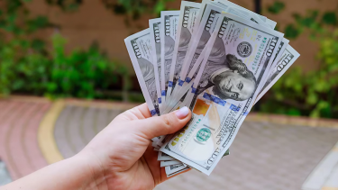 Despierto. El dólar se movió 2,8% en 5 días. 