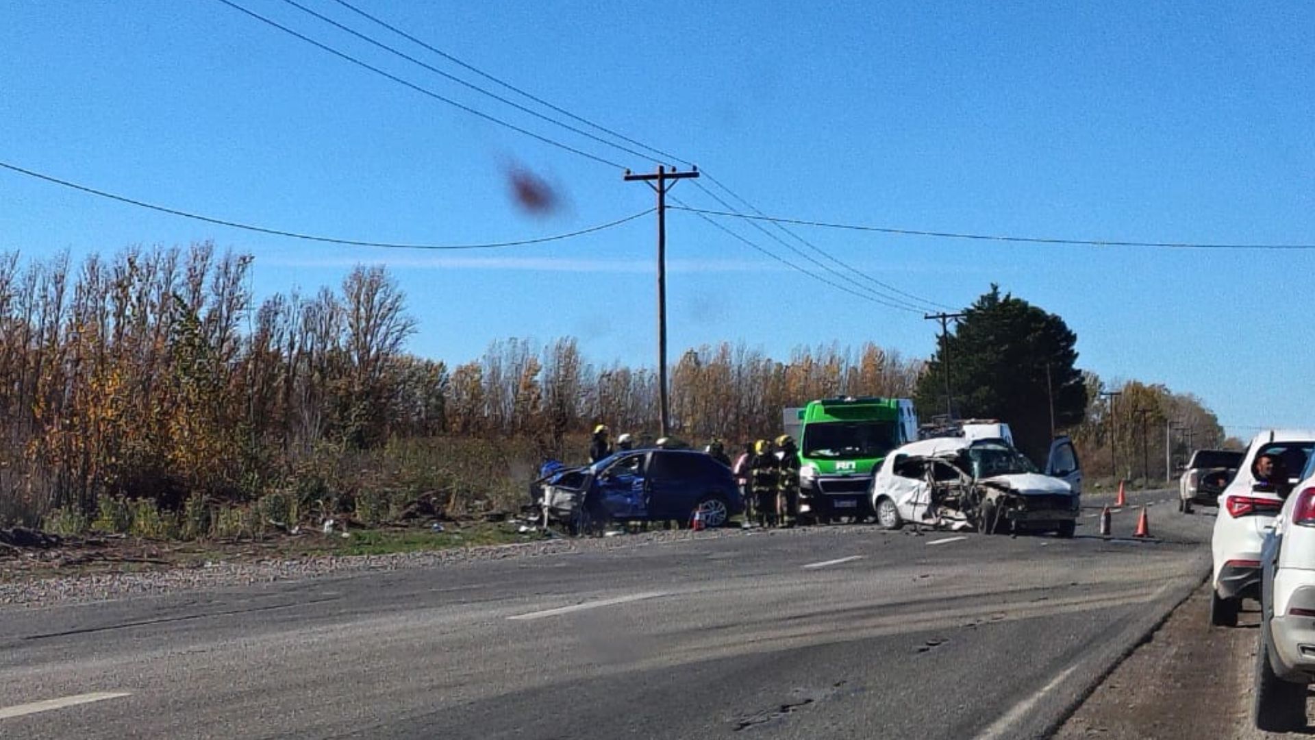 Impactante choque frontal en Ruta 22: hay personas hospitalizadas - Image 2