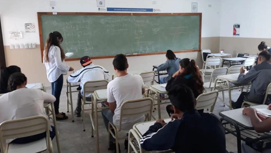 En Argentina, el porcentaje de jóvenes de 15 años con incertidumbre sobre su futuro profesional saltó de 22% en 2018 a 52% en 2022. Foto: archivo