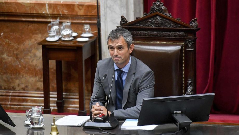 Martín Menem en medio de la polémica por una empresa familiar contratada por el Banco Nación.