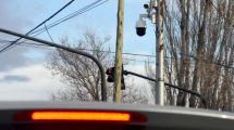 Imagen de Más fotomultas en Neuquén: instalaron cámaras para aplicar infracciones por tirar basura en la vía pública