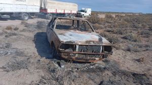 Tragedia en la Línea Sur de Río Negro: un puestero murió atrapado entre las llamas de su auto