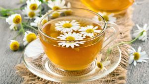 Té de manzanilla: por qué ayuda a calmar el dolor de garganta y qué otras propiedades tiene