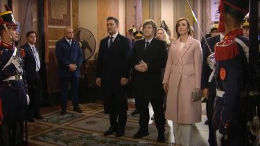 Video | Javier Milei y Victoria Villarruel juntos en el Tedeum del 25 de Mayo: «Argentina sangra en la inequidad», la reflexión del arzobispo