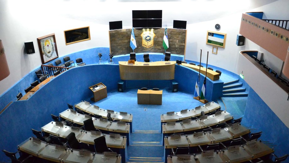 La Legislatura sesionará el viernes y, luego, el domingo cuando concurra el gobernador Weretilneck. Foto: Marcelo Ochoa.