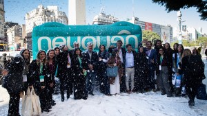 Video l «Nevó en Buenos Aires», Neuquén llevó el invierno al centro porteño