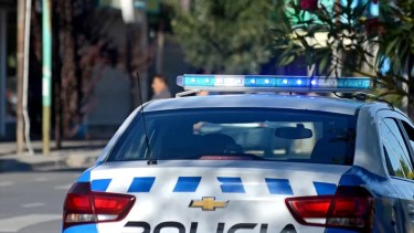 Apuñaló a una mujer que intentó evitar que agreda a su expareja en Neuquén y lo imputaron