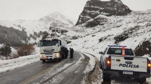 Sin agua en la cordillera norte de Neuquén tras el temporal: los trabajos para reestablecer el servicio