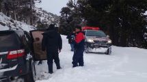 Imagen de Lo encontraron a tiempo: regresaba de Chile y la nieve lo dejó atrapado en la Ruta 23 de Neuquén