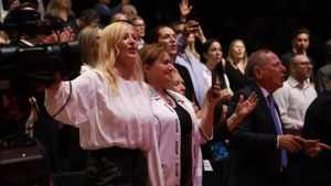 Yuyito González negó haberse cruzado con Fátima Flórez de camino a dar charlas evangélicas