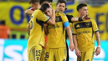 El golazo de Merentiel no sirvió para sumar puntos, pero sí para la diferencia. Igual, el Xeneize necesita un milagro. (AP)