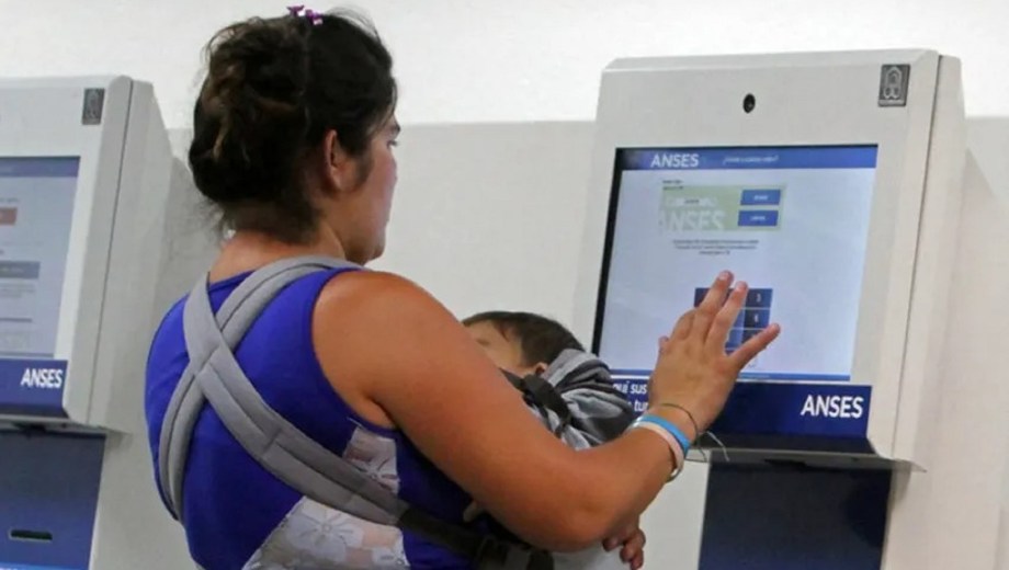 Asignación Universal por Hijo (AUH). 