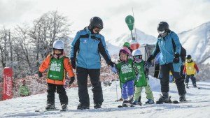 Cerro Bayo abrió para principiantes en Villa la Angostura y promete una temporada inolvidable en la Patagonia