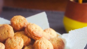 Sin harina ni manteca: cómo hacer bizcochitos bajos en calorías, ideales para el mate 