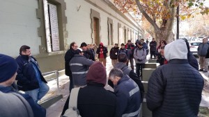 Ceramistas se reunieron con el Gobierno de Neuquén este jueves: el viernes vuelven a la Ruta 7