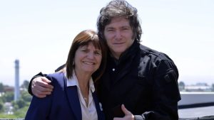 Cómo es la reforma de Javier Milei y Patricia Bullrich a la Policía Federal: patrullaje de redes sociales, detención sin orden y un «FBI»