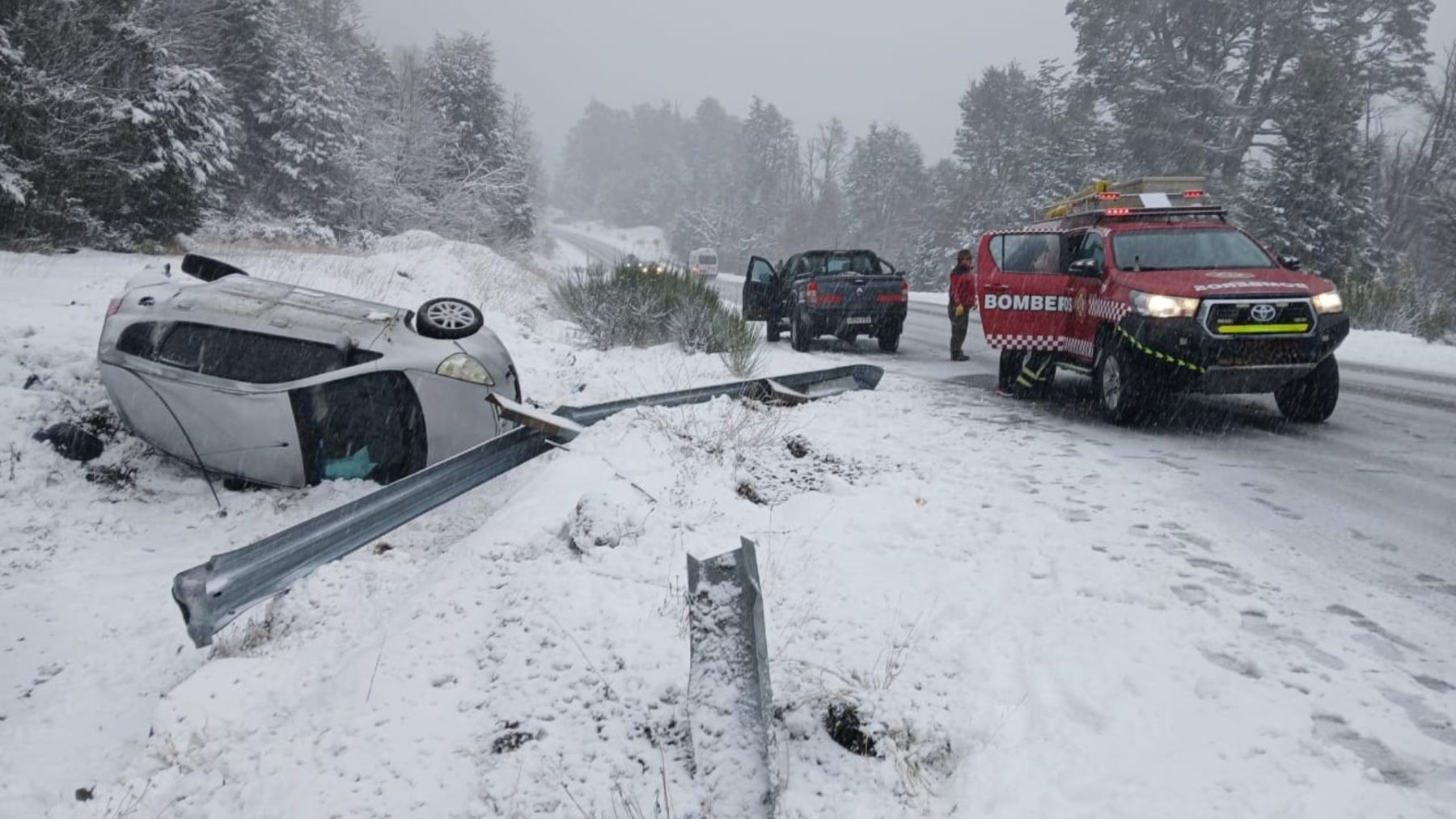 Vuelco y caos en la Ruta 40: la nieve complicó el viaje de una familia ...