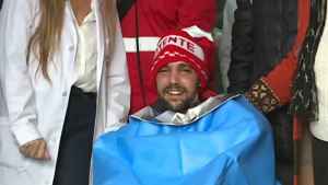 Video | Pablo Grillo recibió el alta a casi tres meses de la represión en el Congreso: así fue su emotiva salida del hospital