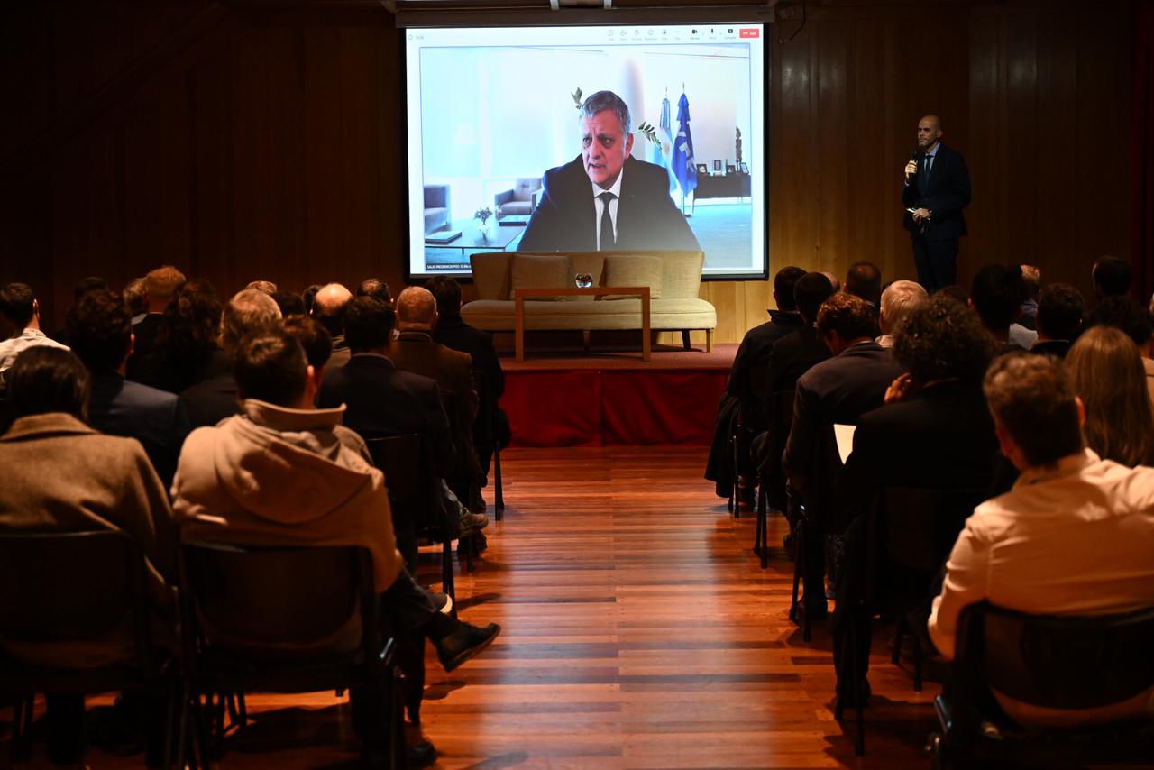 YPF negocia el ingreso de otra empresa al proyecto de GNL desde Río Negro