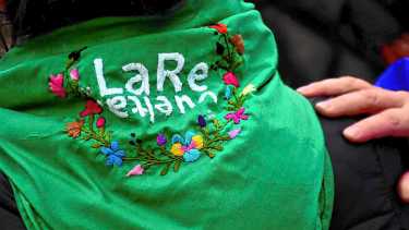 Socorro Violeta es un dispositivo impulsado por la organización feminista La Revuelta. Foto: Matías Subat. 