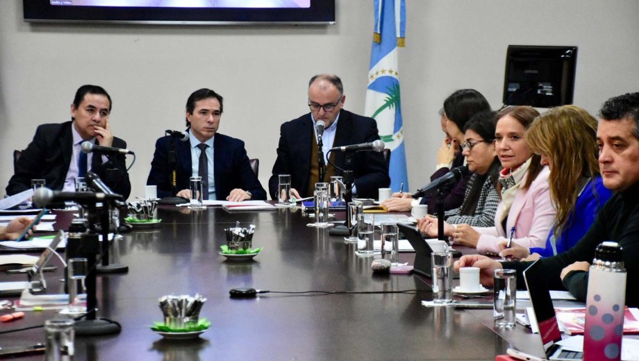 El equipo de la fiscalía en la Legislatura, en junio, cuando fue a pedir más herramientas. Entre ellas, los allanamientos nocturnos. (Archivo/Matías Subat)