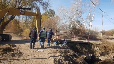 Avanzan con la reconstrucción del puente en la Isla Jordán, Cipolletti.  (Foto: Gobierno de Río Negro)