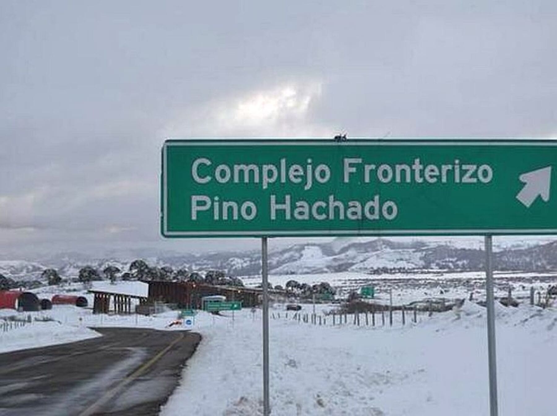 Clima extremo en Neuquén provoca el varado de más de 500 camiones