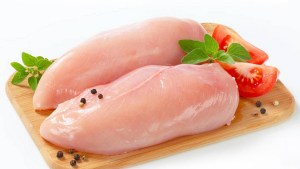 La mejor forma de cocinar la pechuga de pollo para que mantenga sus propiedades y no quede seca 