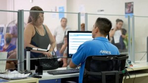 Bono, aumento y aguinaldo: el monto que recibirán las Pensiones No Contributivas por Invalidez de Anses en junio 2025