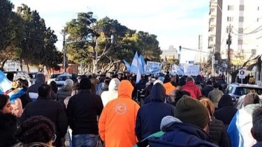 Chubut: la crisis pesquera sin resolver, un cuarto intermedio y marcha de marineros