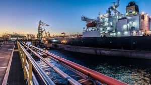 Puertos del Pacífico y el Atlántico pujan por ser la salida del petróleo y gas de Vaca Muerta