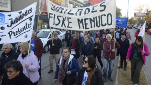 Así fueron las marchas por Cristina Kirchner en Neuquén y Río Negro: «Con la democracia no se juega»
