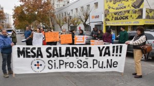 Conflicto en salud de Neuquén: profesionales levantaron medidas y esperan llamado del Gobierno