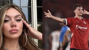 El jugador de Independiente Diego Tarzia fue visto en una playa con la modelo Sasha Ferro