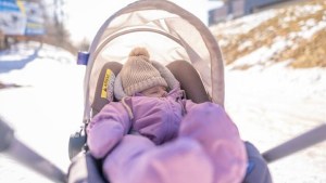 El verdadero motivo por lo que en algunos países eligen la siesta nórdica para sus bebes: ¿Lo harías en la Patagonia? 