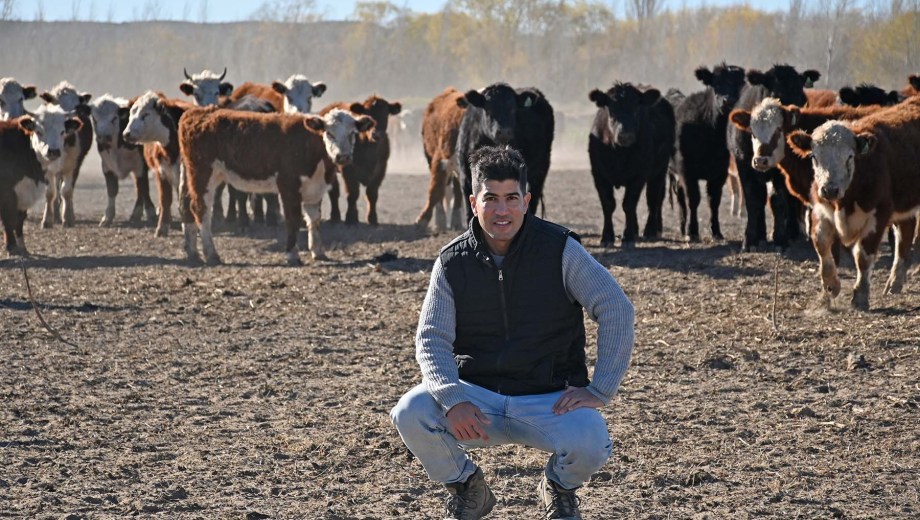 Nicolás García en su campo de Río Negro. Foto: archivo Florencia Salto.