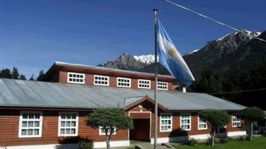 Intoxicación por monóxido de carbono en la Escuela 9 de Epuyén. Foto: gentileza Eqsnotas.