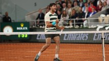 Imagen de Carlos Alcaraz se quedó con una final histórica ante Jannik Sinner y es bicampeón de Roland Garros