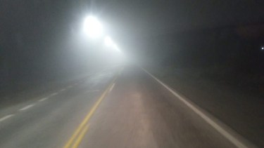 Precaución en la Ruta 40: bancos de niebla densa complican la visibilidad y la circulación entre El Bolsón y Bariloche