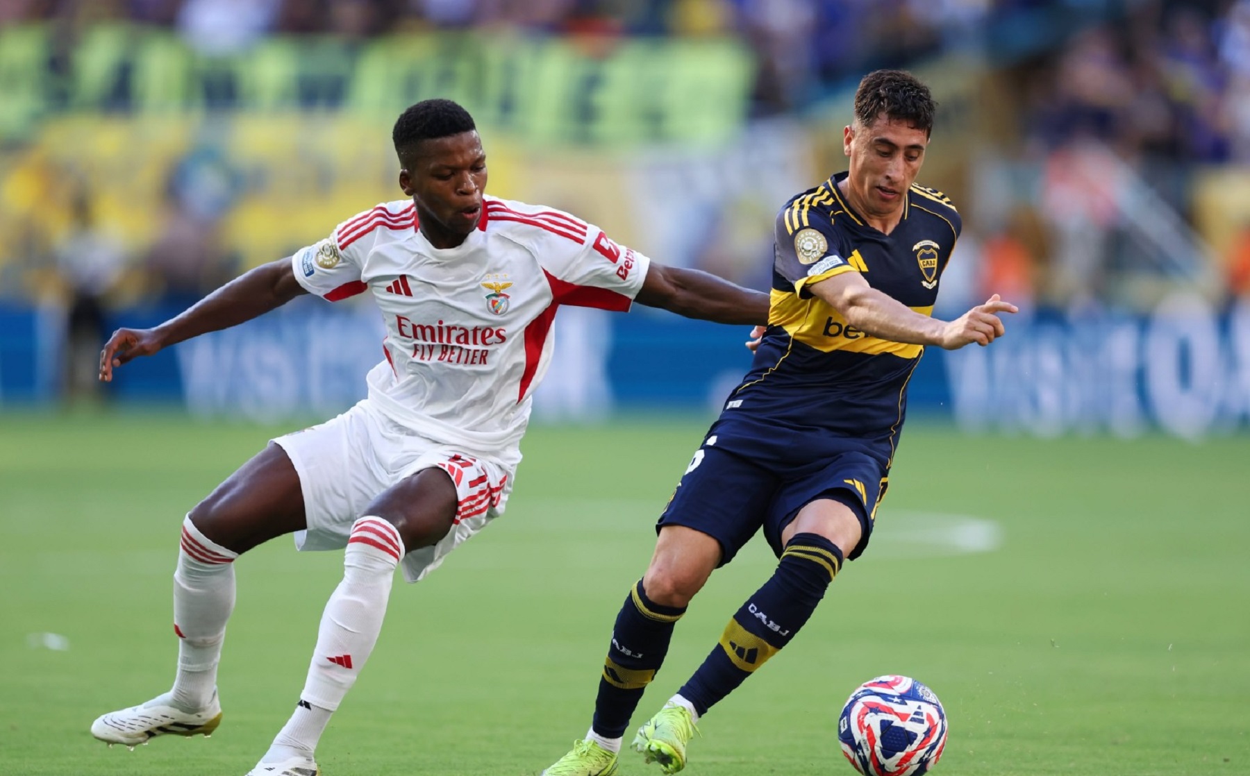 Boca igualó en el debut ante Benfica: ganaba 2-0 y se le escapó el triunfo en el Mundial de Clubes