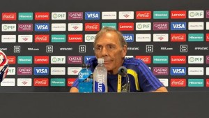 Miguel Russo le marcó la cancha a los jugadores de Boca: «Tenemos que entrar once y salir once»