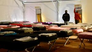 Ante la ola polar, Neuquén abre un refugio para personas en situación de calle: cómo acceder