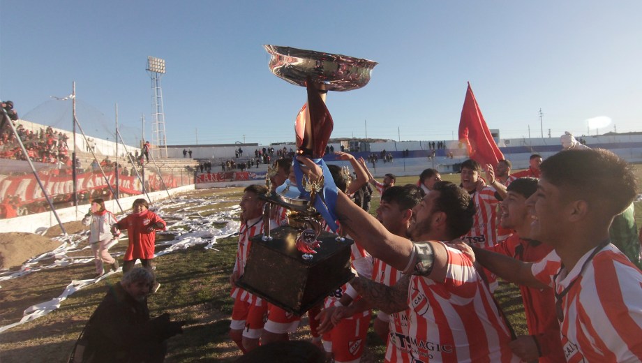 Independiente se quedó con la Copa Neuquén en el 2025. (Foto: Oscar Livera)